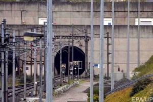 Британия выделяет большие средства на защиту Евротуннеля от от мигрантов 