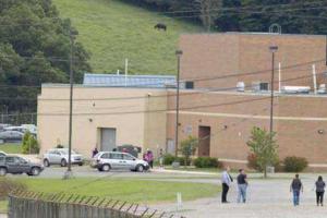 Юный вооруженный террорист в штате Западная Вирджиния взял в заложники целый класс