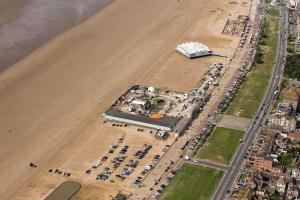 Эпатажная выставка уличного художника Бэнкси шокировала посетителей