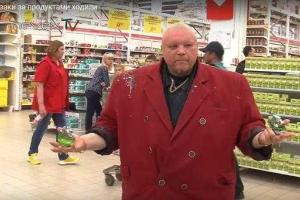 Российского певца Стаса Барецкого, рвавшего зубами пивные банки, выгнали из Союза казаков