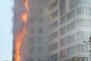 Видео пожара в элитной одесской высотке: огонь уничтожает новехонькое здание