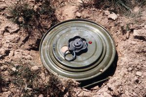 Ряды боевиков "ЛНР" редеют: за два дня на минах подорвалось 4 человека