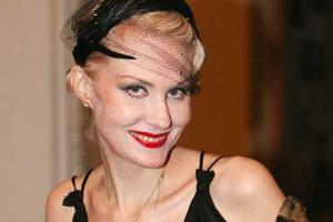 Рената Литвинова поделилась в соцсетях пикантным фото с морского побережья