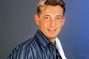 Супруга актера из сериала "Сваты" рассказала о том, как развивался их роман