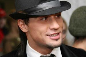 Билан показал свой особняк в "пацанском стиле", который вчера обчистили грабители