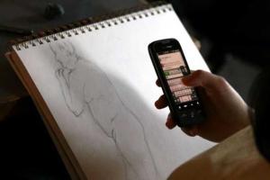 В Британии полиция "взяла на заметку" 14-летнего школьника за "секстинг" в соцсетях