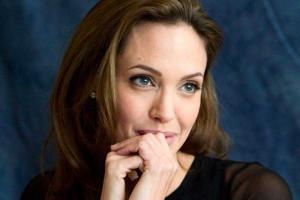 В Сети появилось видео с репетиции спектакля молодой Джоли