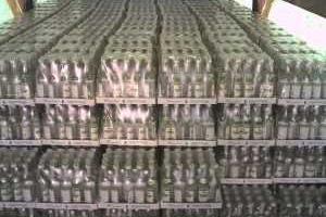 Сразу видно чем травят дончан: в оккупированном Донецке продают водку с табачной акцизной маркой