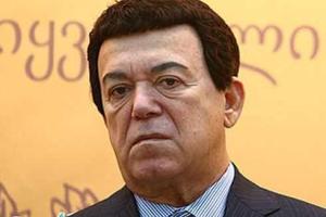 Кобзон заявил, что плюет на все высказывания в его адрес, он уже приземлился в Милане