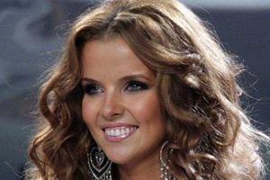 Молодая мама Инна Цимбалюк показала сохранившуюся фигуру на фото с морского пляжа