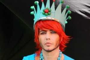 Эпатажный Сергей Зверев в московском ресторане затянул украинскую песню