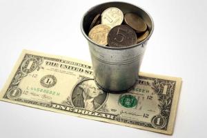 Рейтинг России может упасть до "мусорного" - Fitch