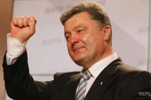 Политолог: Порошенко готовится к переговорам в октябре и готов осуществлять маневры