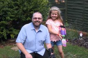 Девочка-инвалид получила от волонтеров бесценный подарок - 3D-протез руки 