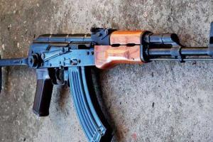Военнослужащий разъезжал по Мелитополю в авто, забитом оружием и боеприпасами