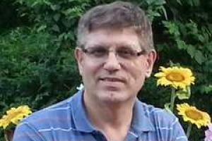 Экс-депутат ВО "Свобода" заявил о грубом обращении с его семьей во время обыска в доме