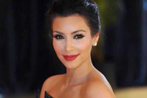 Ким Кардашьян сделала поклонникам очередной сюрприз, показав шикарную грудь