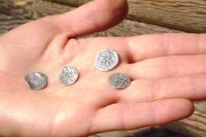 Археолог-аматор раскопал древний клад викингов