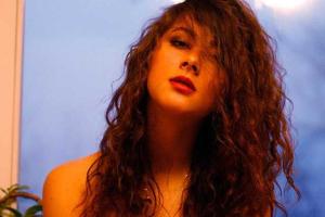 Солистка "ВИА Гры" продемонстрировала безупречную фигурку в бикини