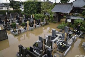 После отступления тайфуна "Этау" на Японию обрушились ливни и наводнение