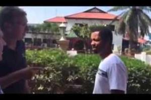 Новый хит "рвет" интернет: житель Ганы ответил российским туристам на украинском языке: "Я з москалями не балакаю!"