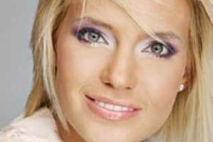 Кокетка Глюкоза поразила кукольным образом