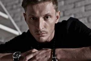 Комедиант Павел Воля показал свое необычное тату 