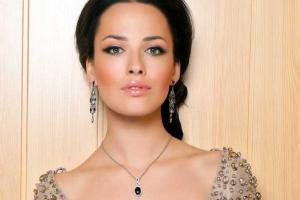 Новый подарос в стиле "ню" от Даши Астафьевой