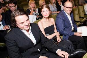 Константин Эрнст и его возлюбленная больше не скрывают, что станут родителями 