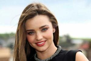 Модные критики в пух и прах разнесли новый наряд модели Миранды Керр 