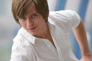 Шустрый Прохор Шаляпин водит к пластическому хирургу очередную подругу