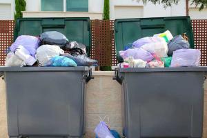 На юге Москвы в мусорном контейнере обнаружено тело новорожденного мальчика