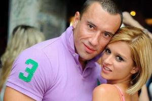 Экс-любовник Ксении Бородиной вернулся к жене и сыну