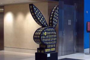 Playboy меняет свою политику и отказывается от демонстрации обнаженных женщин