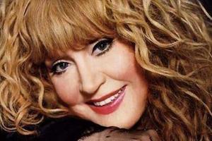 Ритуальные таблички с портретом Аллы Пугачевой уже год продают в Набережных Челнах