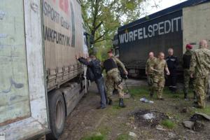 Через Счастье вновь потянулись "караваны" с контрабандой - инсайдер