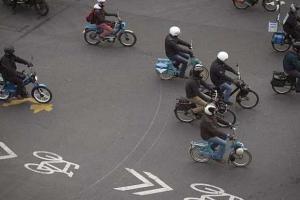 Французские мотоциклисты митингуют: в стране могут запретить использование мотоциклов