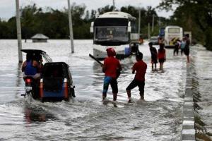 На Филиппинах бесчинствует тайфун "Коппу", есть жертвы и разрушения