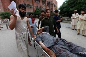 Растет количество жертв мощного землетрясения в Пакистане и Афганистане