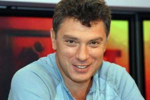 На могиле Бориса Немцова соратники и друзья политика открыли памятник 