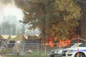 Беженцы, протестуя против невнимания властей, сожгли палаточный городок в Словении