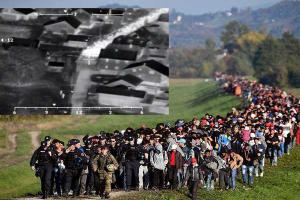 Полицейские в Словении с вертолета засняли огромный поток беженцев