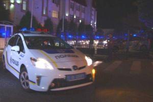 Видео необычного задержания девушки-водителя, которая рискнула припарковаться на пешеходном переходе