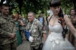 Боевая супруга "Моторолы" оригинально поздравила мужа с годовщиной свадьбы 