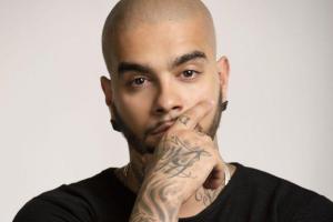 Тимати уже учит дочь Алису играть на фортепиано