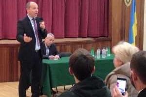 Парубию стало жарко от "теплой" встречи украинской диаспоры в Лондоне