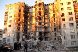 Жители разрушенного дома в Лисичанске до сих пор ждут от властей решения жилищного вопроса 