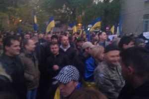 Жители Одессы собираются на массовый митинг, требуя отмены результатов местных выборов. Видео