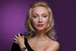 Кристина Орбакайте прилетела в Сочи вместе с любимым мужем Михаилом