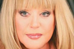 Пластические хирурги не верят в естественное омоложение Аллы Пугачевой